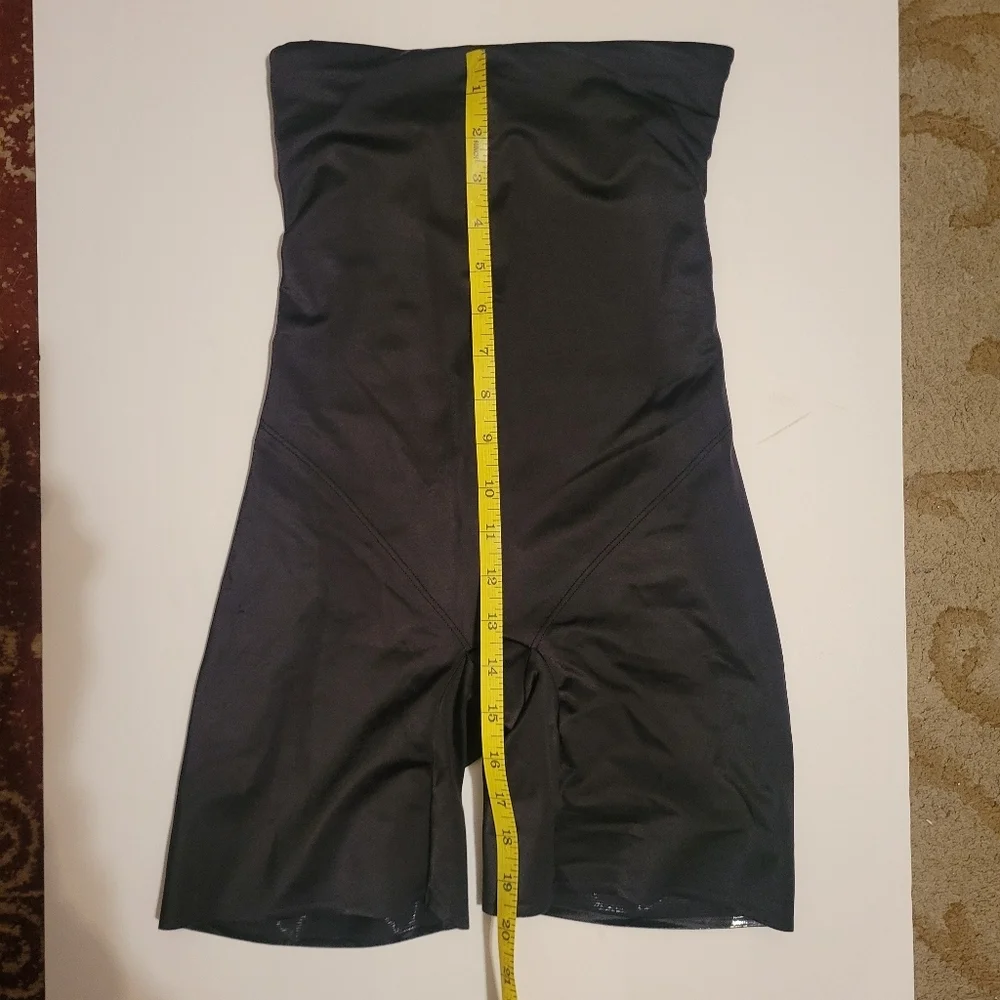 Miraclesuit Real Smooth‎ High-Waist Thigh Slimmer Shapewear Size M EUC
